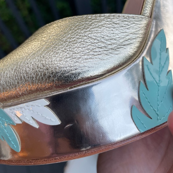 SOLD 🌟Host Pick 🌟🦩RARE Kate Spade Metallic Gold Darie Wedge Sandal Size 6.5 - Picture 7 of 10